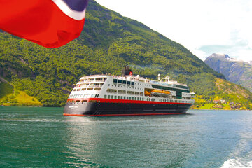 Hurtigruten Expeditionsreise Nordkap-Linie ab Hamburg (MS Midnatsol)