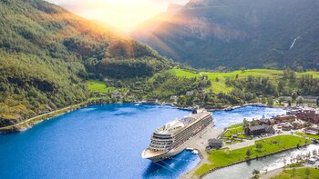 Kreuzfahrtschiff in Norwegen, Geiranger Fjord