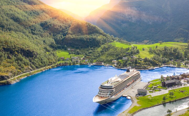 Kreuzfahrtschiff in Norwegen, Geiranger Fjord