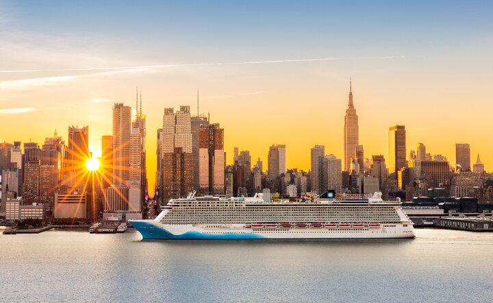Kreuzfahrtschiff in New York