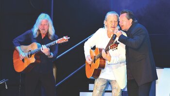 Johnny Logan und KARAT wurden bei ihren gemeinsamen Auftritten umjubelt.