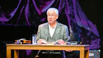 Tom Pauls unterhielt mit amüsanten Anekdoten aus seinem Leben.