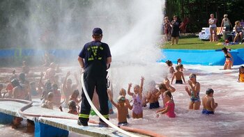 Geld für Vereins-Schwimmbad Meinsdorf