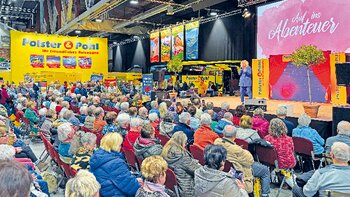 Der leuchtend gelbe Messestand, tolle Reiseschnäppchen und Schlagerstar Claudia Jung begeisterten in Chemnitz.