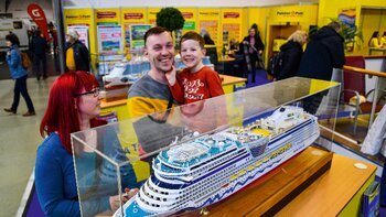 Fantastische Sonderangebote der großen Spitzenreedereien, eine originalgetreue AIDA-Schiffskabine sowie detailgetreue Schiffsmodelle weckten die Lust auf tolle Kreuzfahrten.