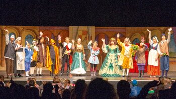 Polster & Pohl unterstützt Magdeburger Theaterkiste e.V. mit 1000 €