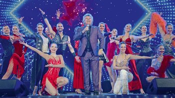 Charmant, mit jeder Menge Humor und musikalischen Einlagen führte Sänger und Moderator Andy Borg durch das spektakuläre Programm.