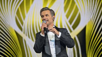 Sympathisch und mit viel Charme präsentierte der beliebte Entertainer Florian Silbereisen seine Hits.