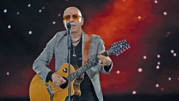 Toni Krahl, der erstmals mit seiner nagelneuen Band, den „Kinx vom Prenzlauer Berg“, live auftrat, fesselte das Publikum.