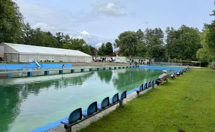 Geld für Vereins-Schwimmbad Meinsdorf