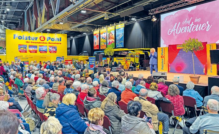 Der leuchtend gelbe Messestand, tolle Reiseschnäppchen und Schlagerstar Claudia Jung begeisterten in Chemnitz.