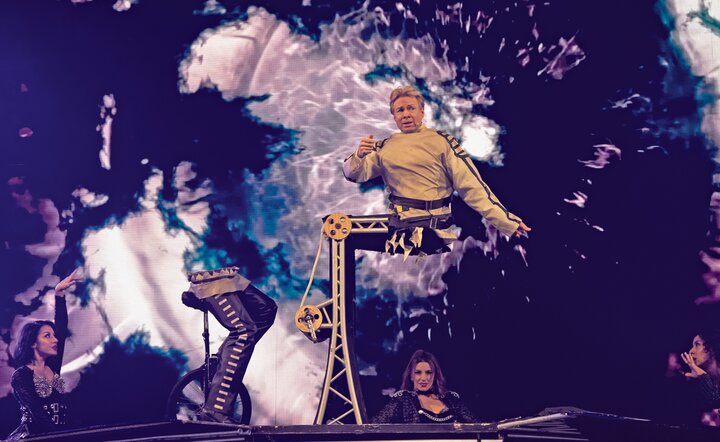 Peter Marvey, einer der weltbesten Magier, begeistert in über 30 Ländern auf fünf Kontinenten sein Publikum. Auch bei der Weihnachtsgala versetzte er die Gäste mit seinen spektakulären Großillusionen in Erstaunen.