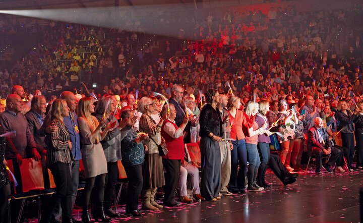 Ausgelassen feierten die insgesamt 20.000 Gäste die diesjährigen Stars.
