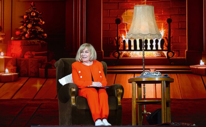 Mary Roos las 2025 eine Weihnachtsgeschichte